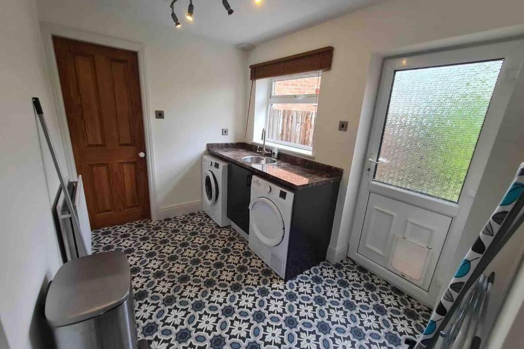 Casa de férias Quiet 3 Bed House With Gardens & Games